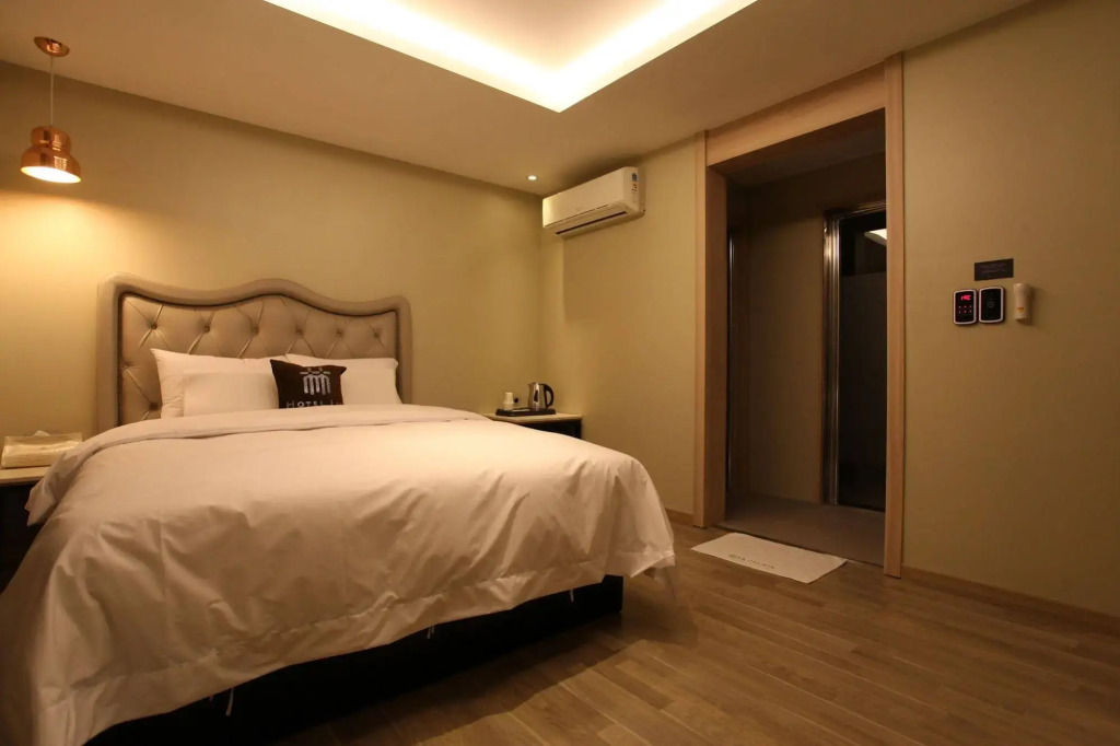 Yeoksam Hotel LIN
