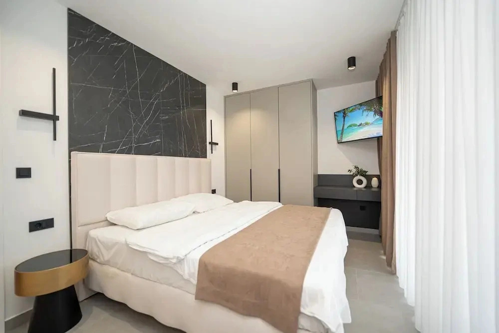 Break penthouse -three bedroom apartment