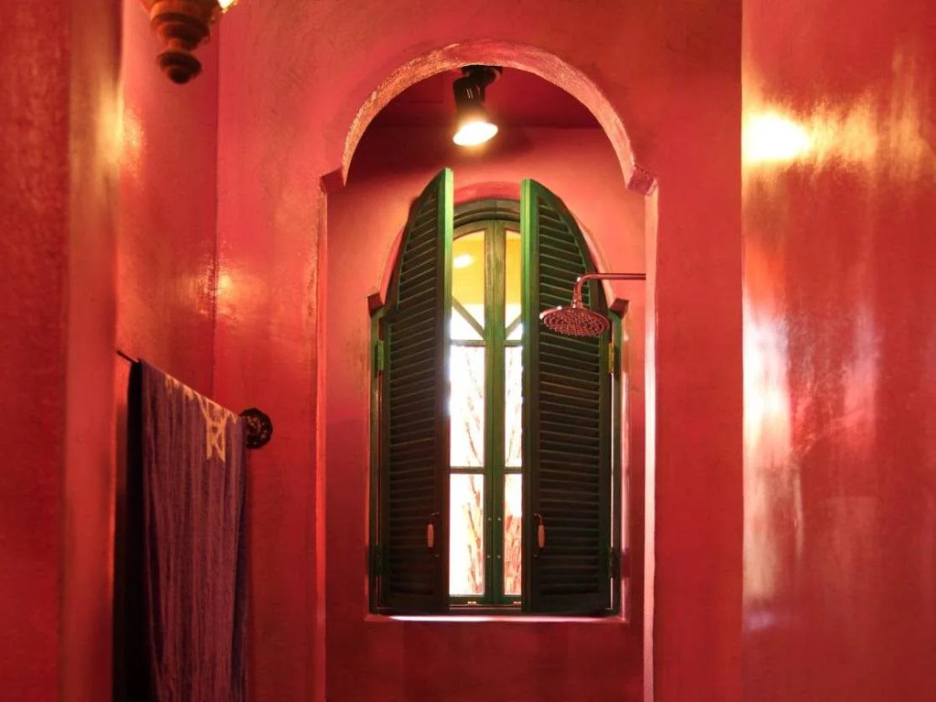 A Fei Surf Inn III