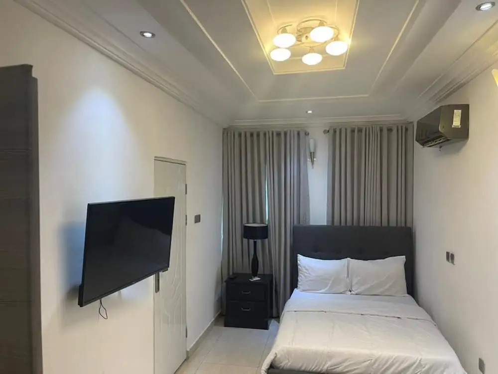 Lovely nb 3-bed House in Opebi