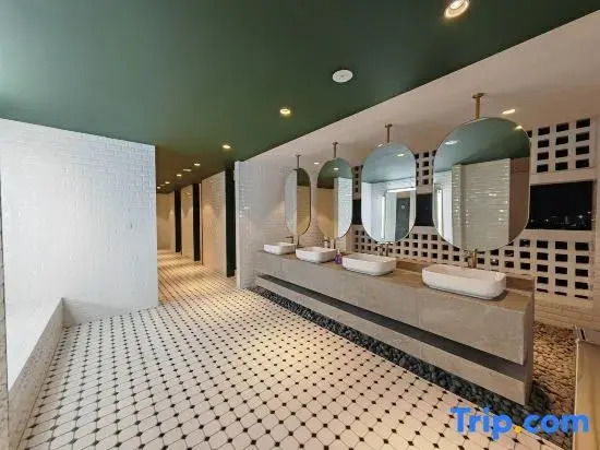 The Stallionz Signature Suites by IWH Suites