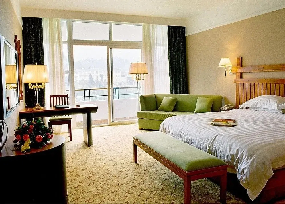 Ya'an Nanshuige Kaiyuan Mingting Hot Spring Hotel