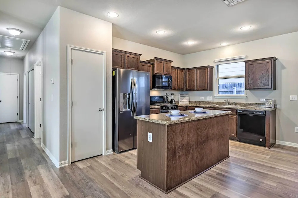 Family Home w/ Fenced Yard in Austin Suburbs!