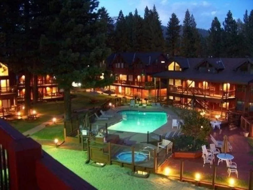 Tahoe Edgelake Beach Club by Coolvacay
