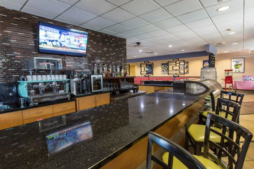 Ramada by Wyndham Flamingo Water Park