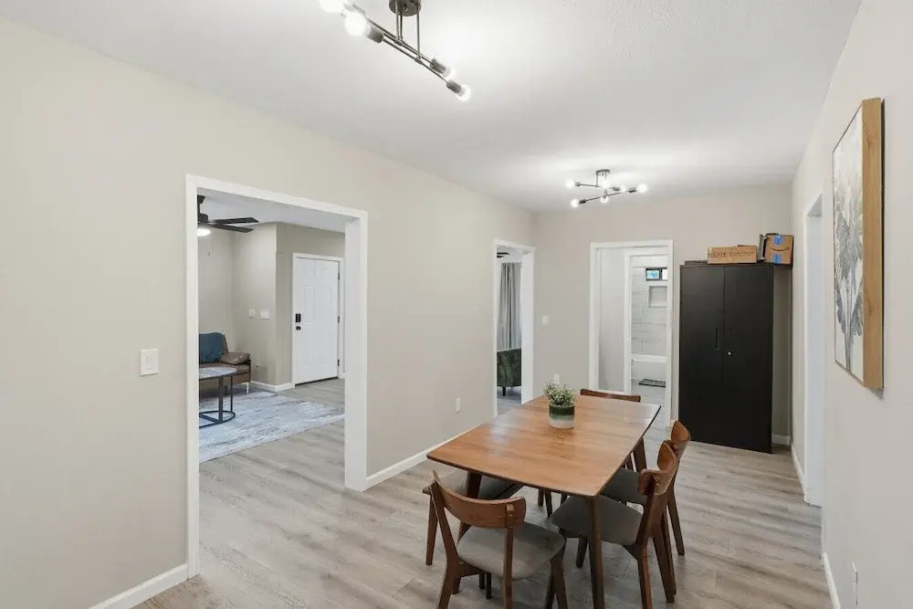 Spacious 4BR Haven Perfect for Groups Near DT