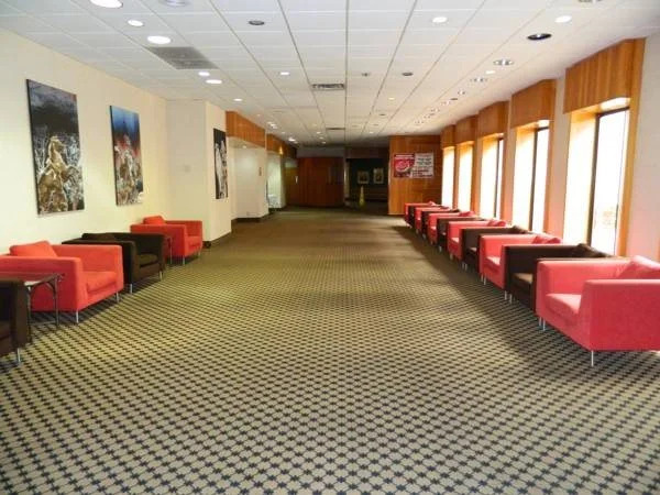 堪萨斯城豪生广场会议中心酒店(Howard Johnson Plaza Kansas City Hotel & Conference Center)
