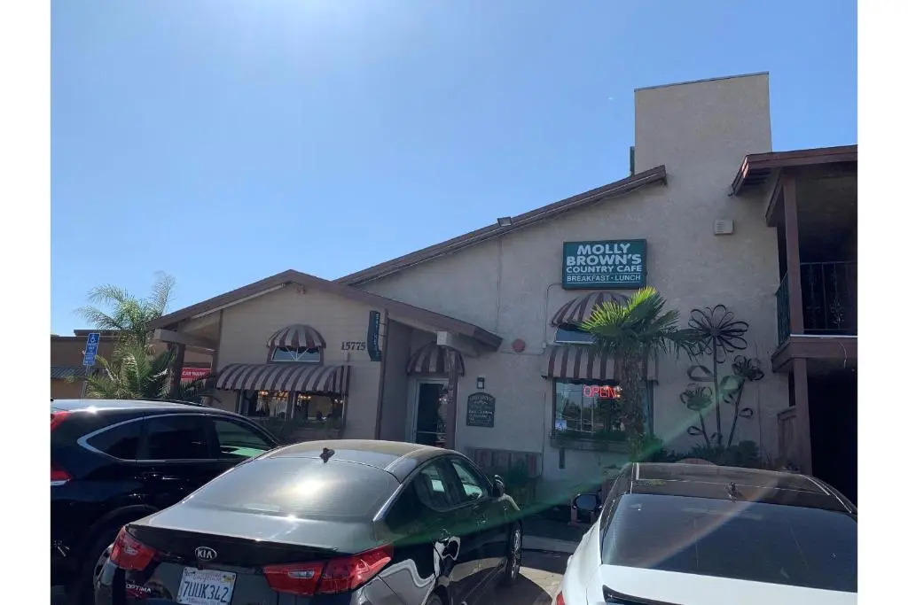 Hotel Avenida Victorville I 15