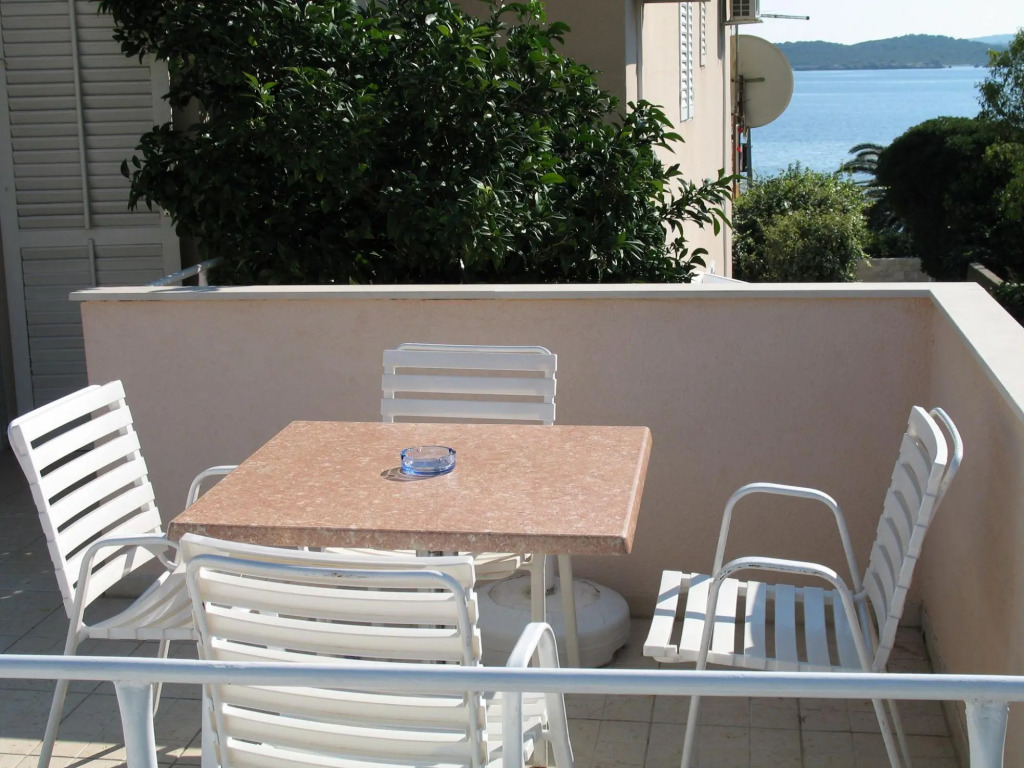 Antonio - 15m From sea - SA4