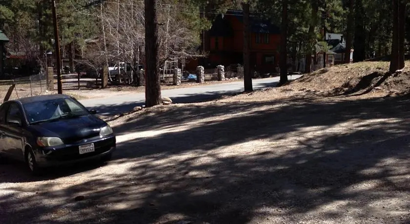 Cabins4Less - Sleeps 1 Only