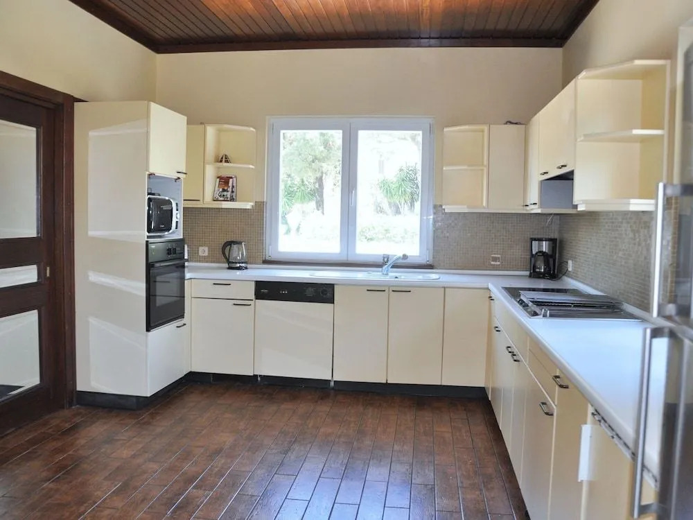 Villa in Vilamoura with Private Pool & BBQ