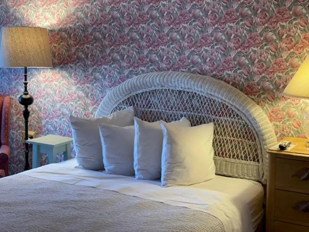 Central House Inn