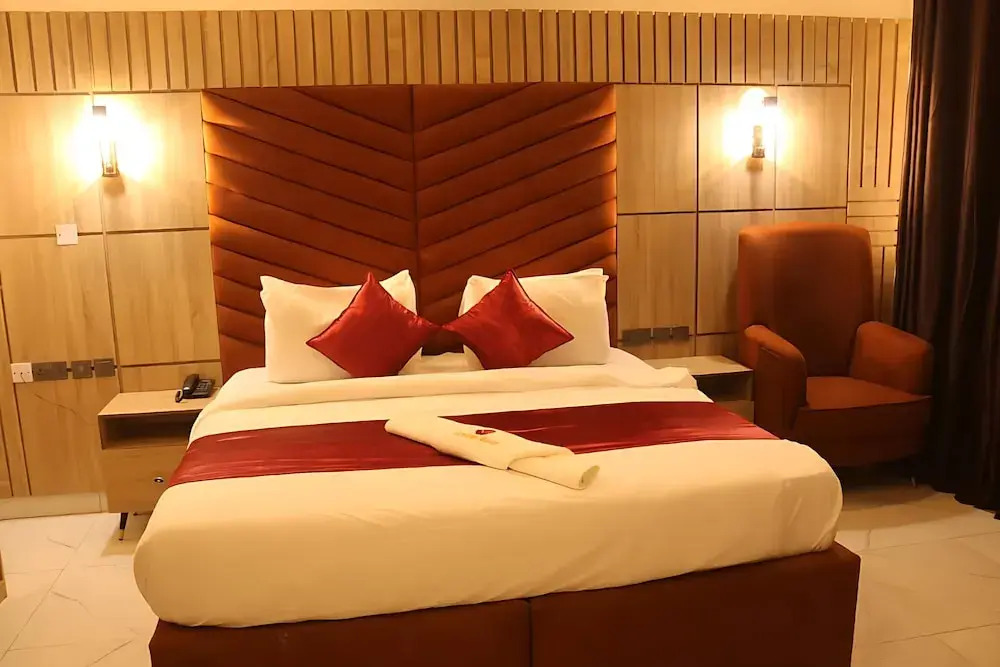 Victorian Bloom Hotel & Resort