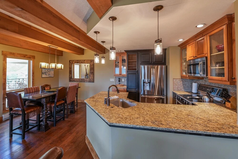 5th Floor 2bd/2ba Condo With Magnificent Views 2 Bedroom Condo by RedAwning