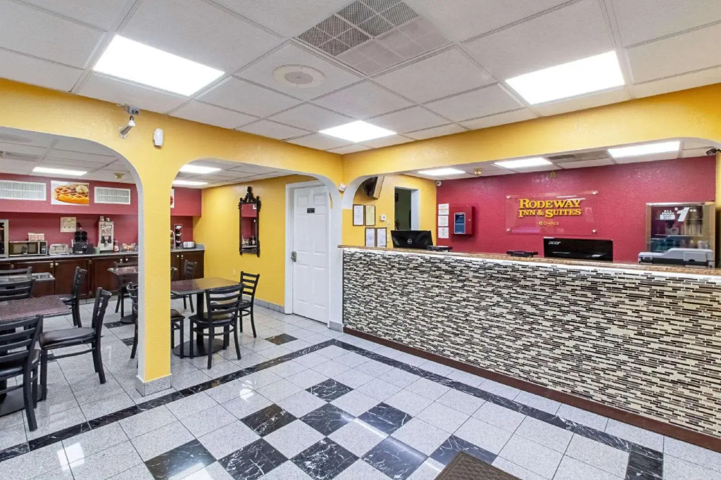 Quality Inn & Suites Dickson