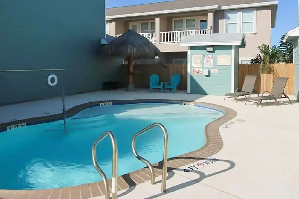 Brand-new Townhome W/ Pool - Steps To The Beach 4 Bedroom Condo