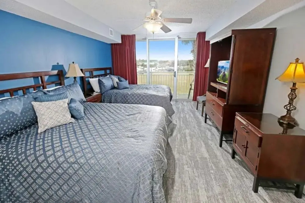 Yacht Club S #1-204 4 Bedroom Condo by RedAwning