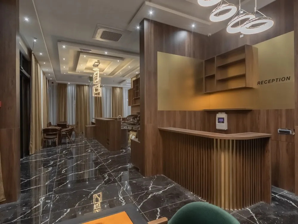 D Iman Hotel