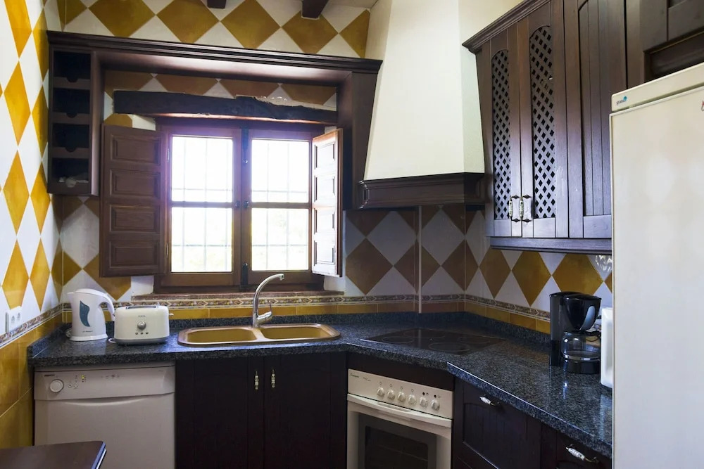 Casa Adrian Almachar by Ruralidays