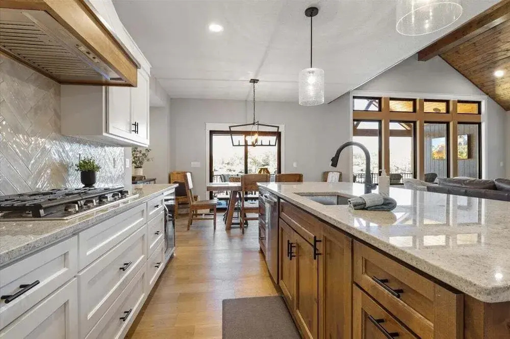 Accessible Lakeside Luxury at the 45mm w/ Private Dock, Sunset Views & More