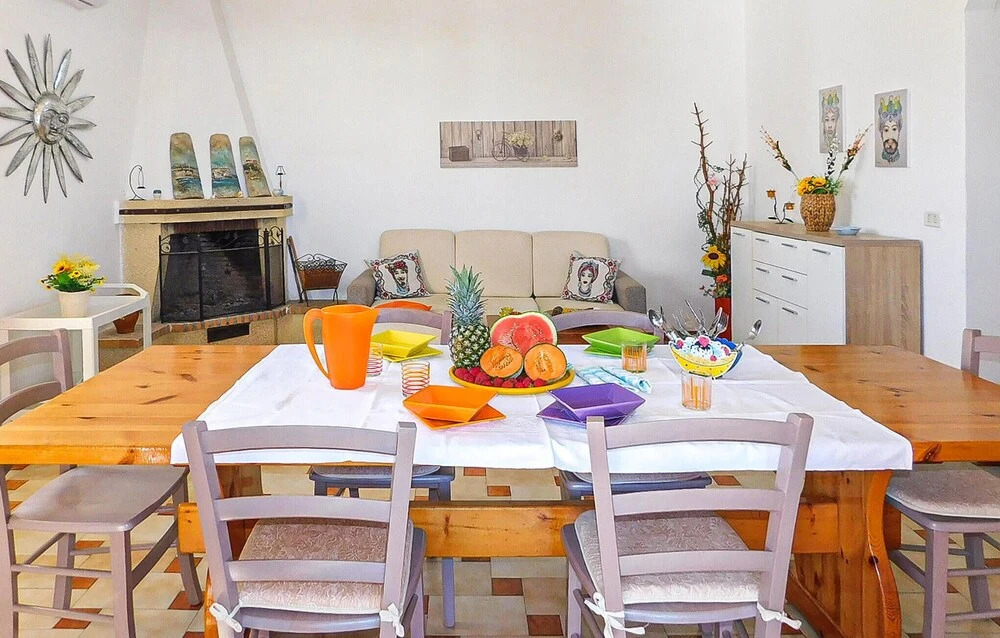 Beautiful Home in Pachino With 3 Bedrooms and Wifi