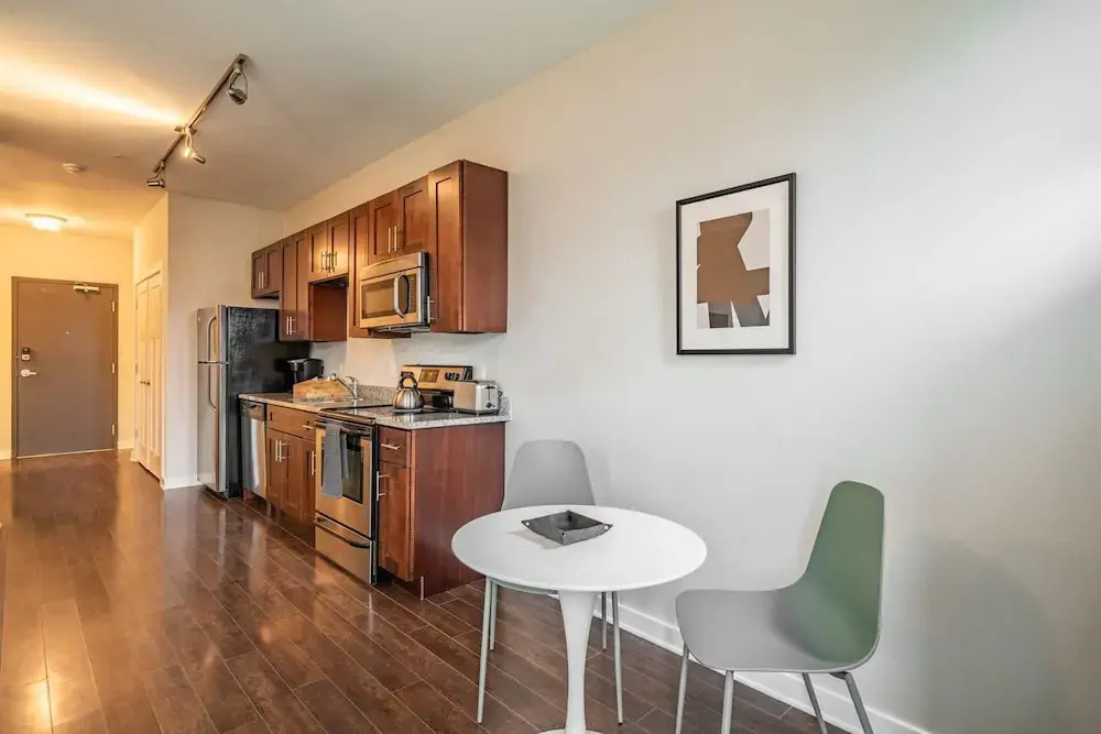 Cozysuites Musicrow Astonishing SDO Free Parking22