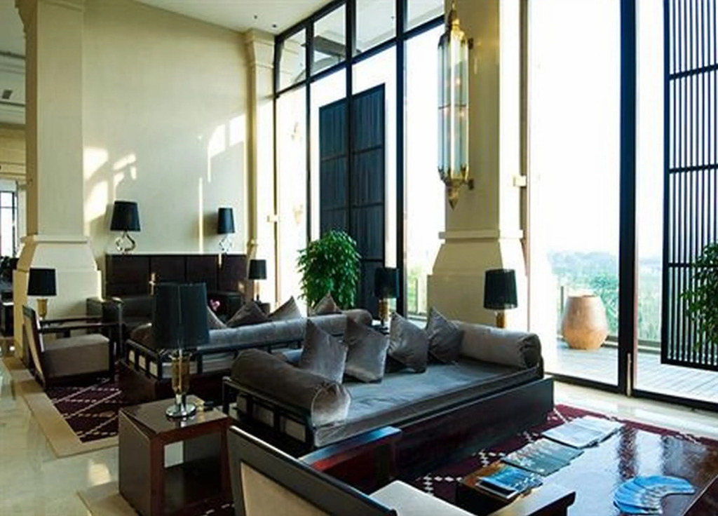 Le Parker International Hotel