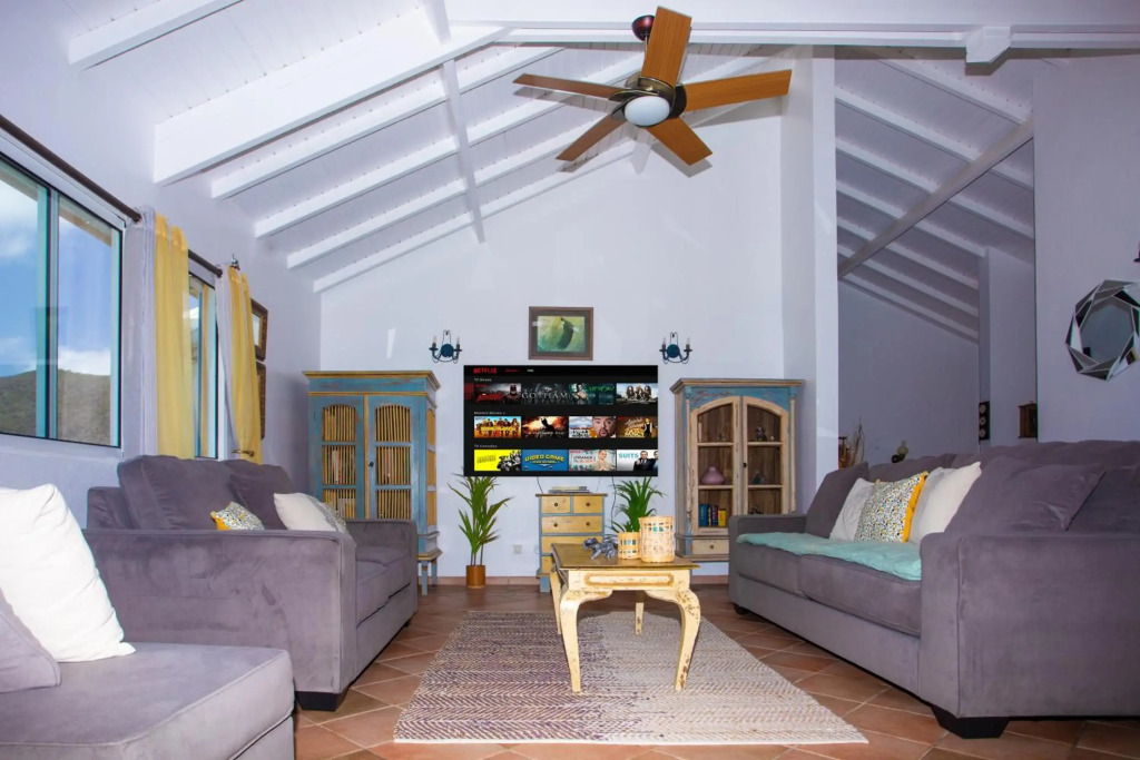 Spacious Villa with Ocean and Mountain view-4 beds