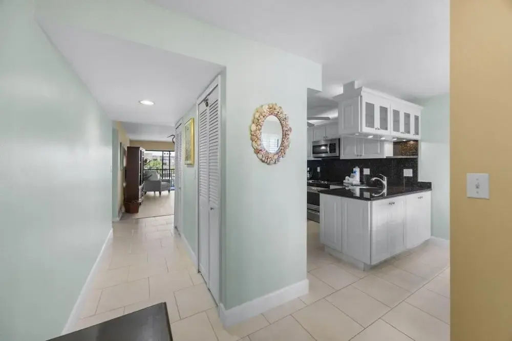 Sandpebble 3f 2 Bedroom Condo