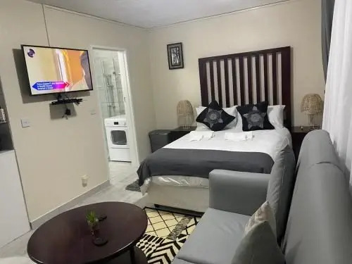 @Jackie’s Avondale 2 bed flat at Harrow court