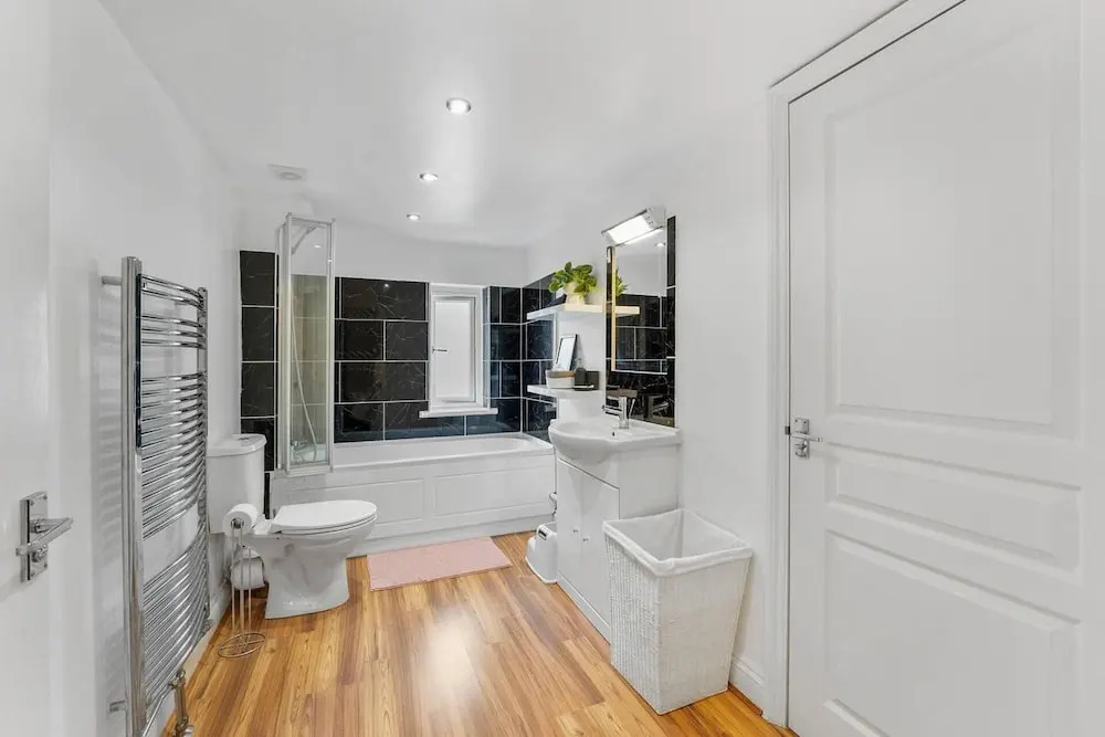 Perfect Location, dog Friendly Beautiful Home