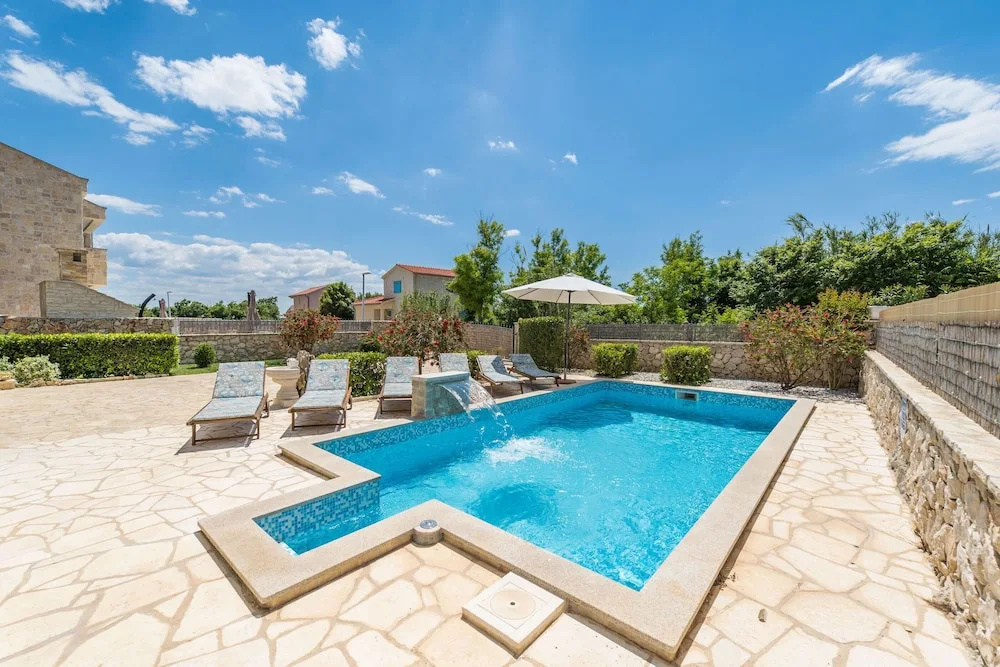 Villa Karin with heated pool - by TA Leut Agency