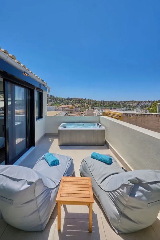 Ermou 99 Intelligent Private Suites