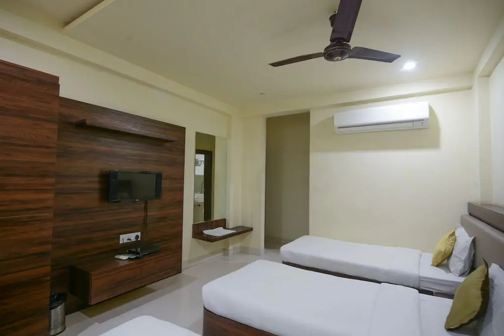 Fabhotel Kamla Regency
