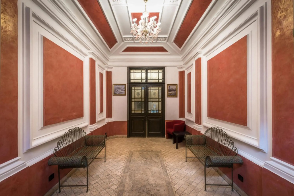Party Underground with Pooltable