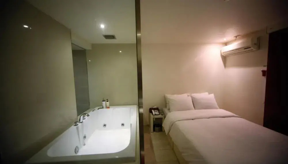Gugi Motel
