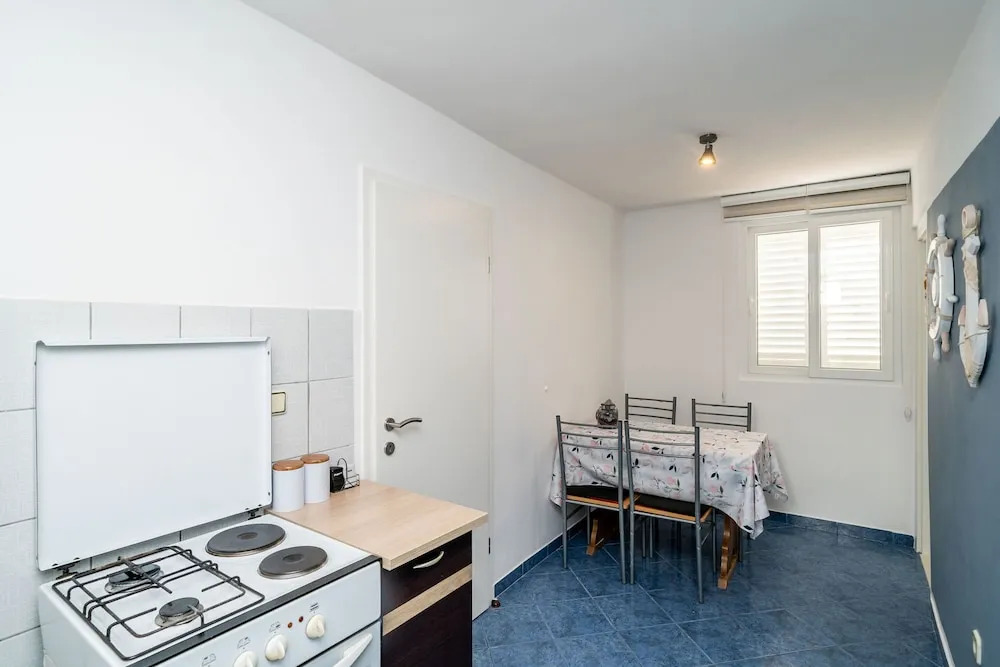 Apartment & Rooms Alan
