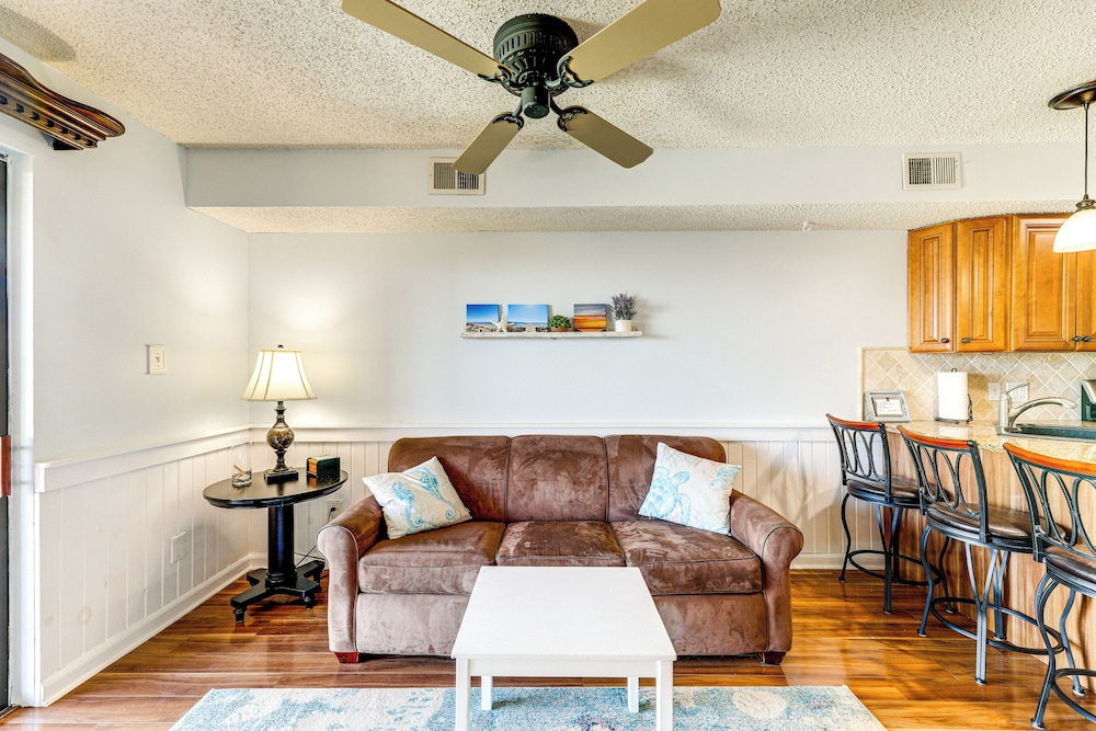 Pool, Sunset Views & Prime Setting! Ocean City Gem