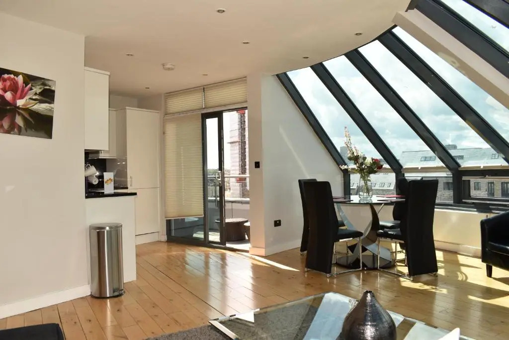 Chelsea Bridge Apartments