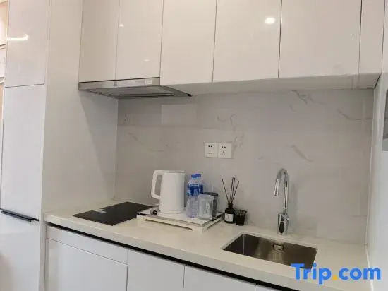 Yijin International Apartment (Qiaotou Subway Station)
