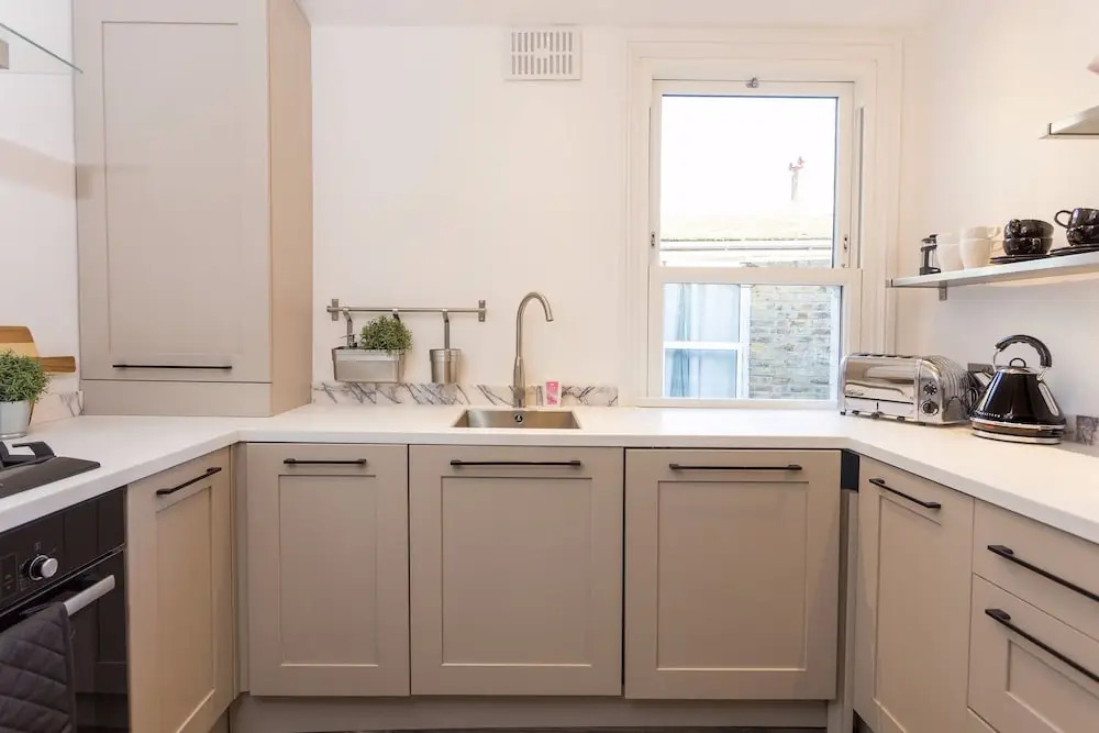 2 Bedroom Flat in Wandsworth Close to Tube Station