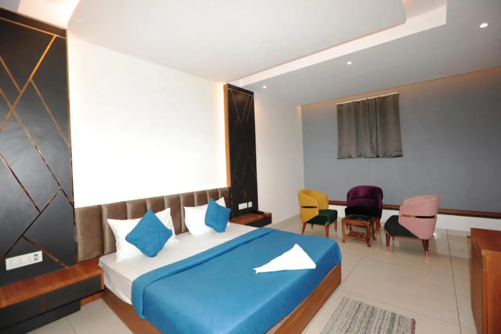 Hardik Palace By F9 Hotels