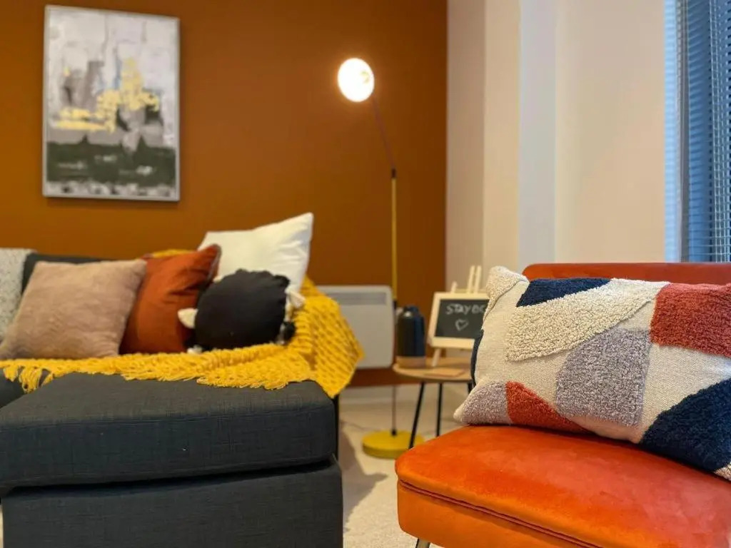 Paramount 105 by Mia Living 2 bedroom apartment with free parking