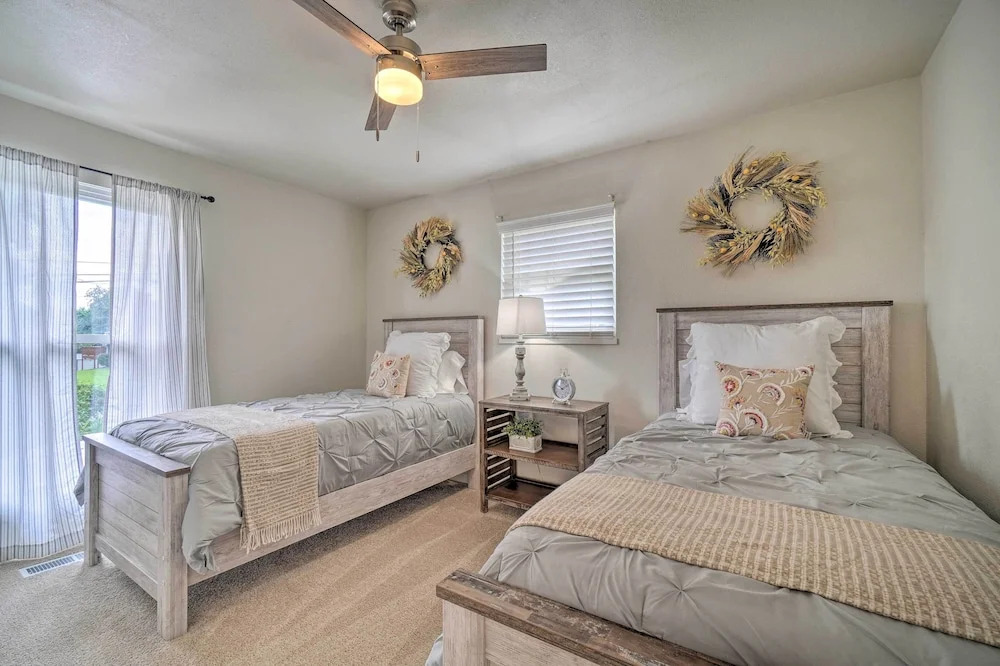 Updated Knoxville Home w/ Media Room + Patio!