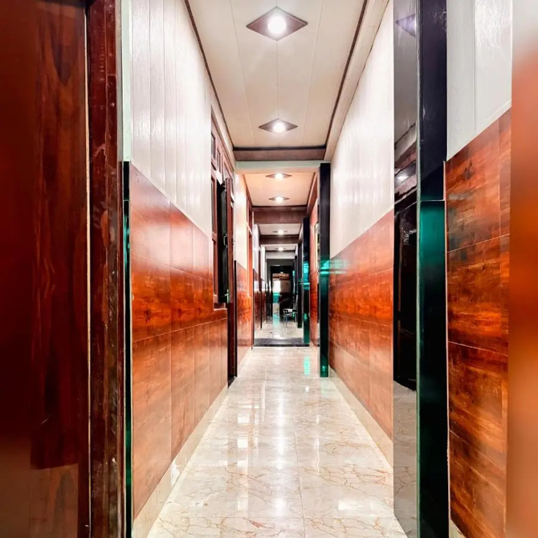 Hotel Raghunandan Inn