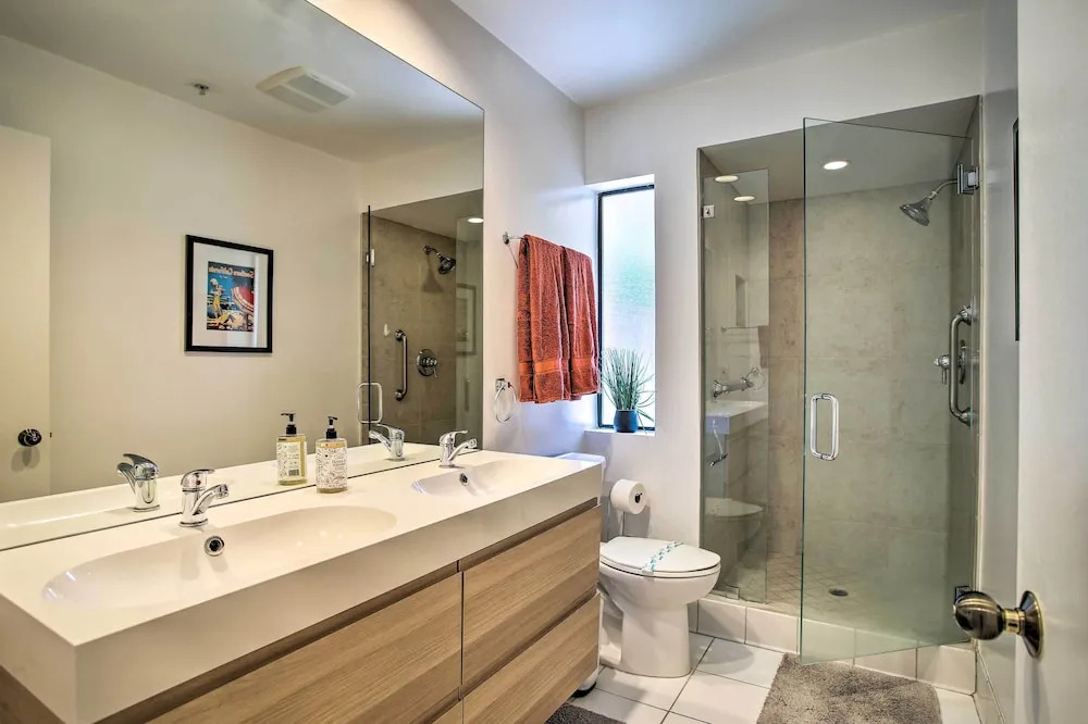 Palm Springs Retreat w/ Pool Access, Near Downtown