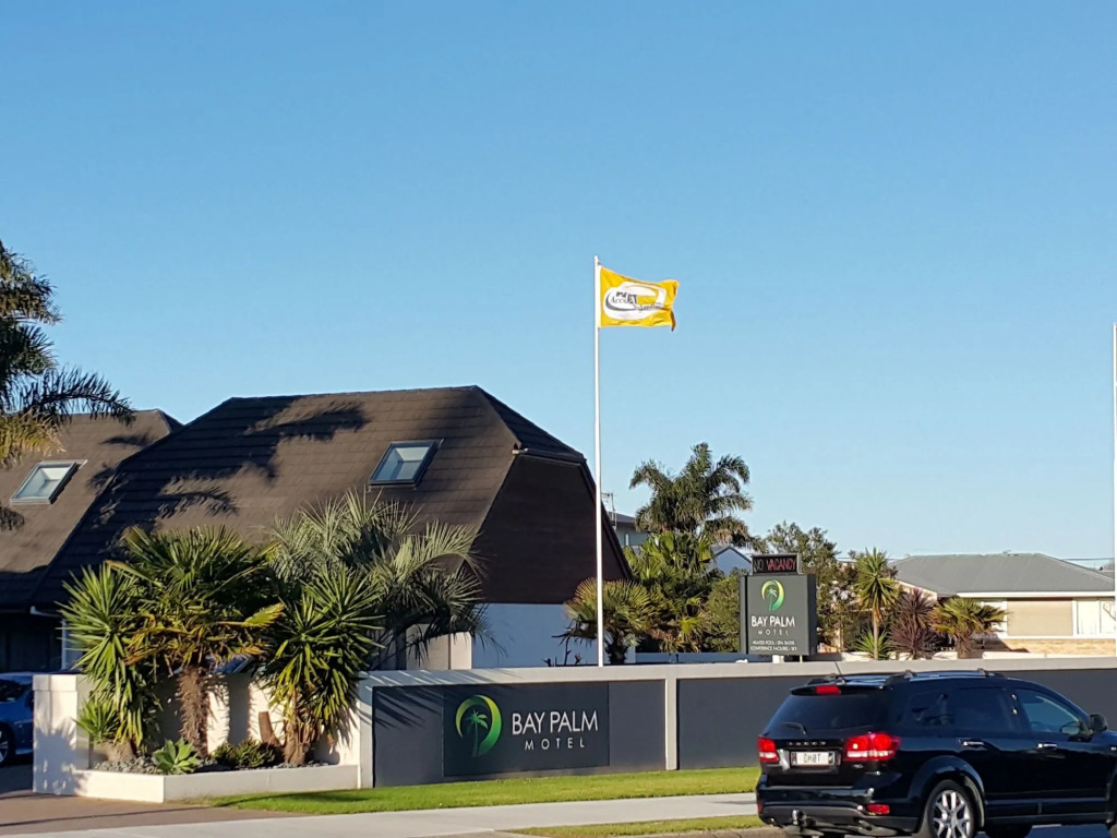 Bay Palm Motel