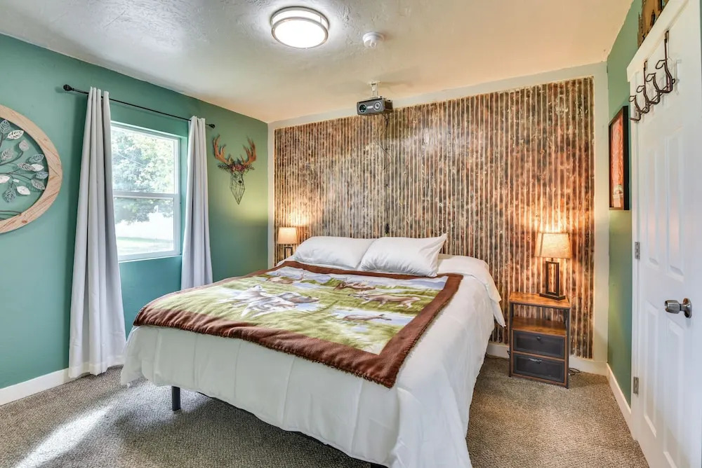 Pet-Friendly Clearfield Home Near Hill AFB