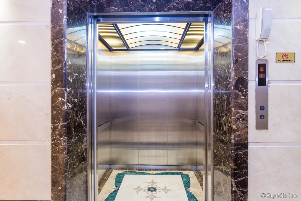 Scent Premium Hotel and Sky Bar