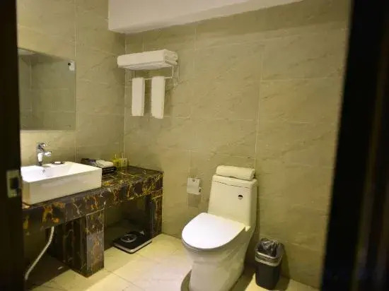Suining Fanglin Jincheng Hotel